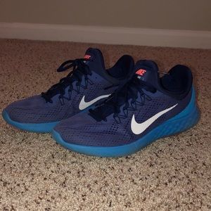 Lightly worn Nike shoes